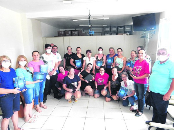 Capa Prefeitura de Palmitinho entrega tablets para agentes de saúde