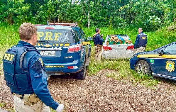 Capa PRF apreende 60 quilos de maconha