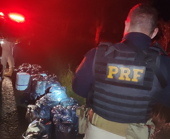 Capa PRF prende contrabandista e carga de herbicida de uso proibido