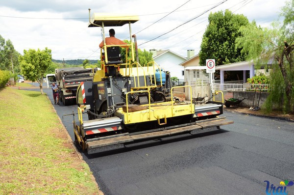 Capa Administração de Iraí pavimenta trecho da rua Domingos Galvão