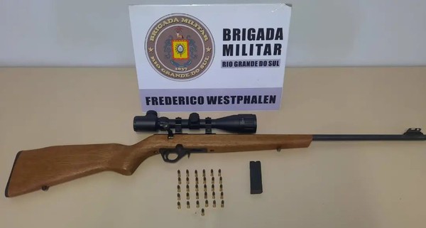 Capa Homem é preso por porte ilegal de arma de fogo no interior de FW