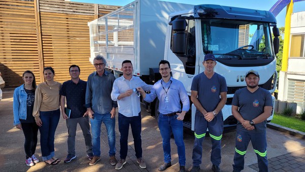 Capa Seberi adquire novo caminhão para coleta de lixo