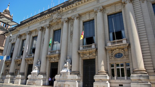 Capa Governo do RS quita as três parcelas restantes do 13º de 2020