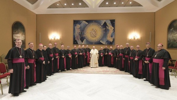 Capa Dom Antonio participa de audiência com o Papa Francisco