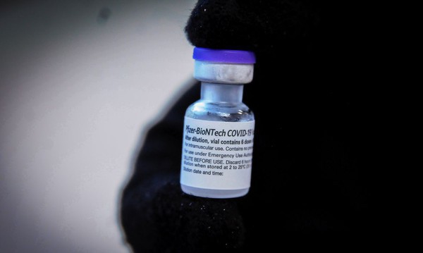 Capa Vacina de reforço tem eficácia de 95,6%, diz Pfizer-BioNTech
