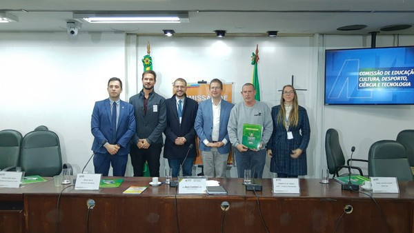 Capa Cufa/FW apresenta projetos em audiência na ALRS