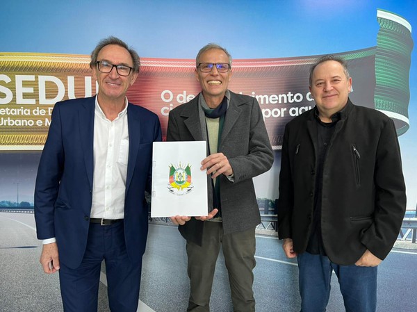 Capa Prefeito Panosso busca recursos do Programa Pavimenta RS