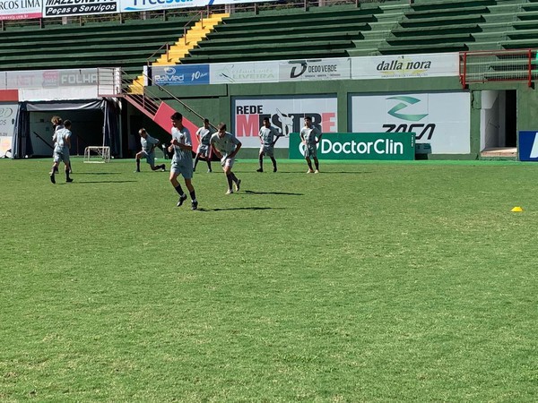 Capa União-FW: Categorias Sub 13 e Sub 15 atendem 60 atletas