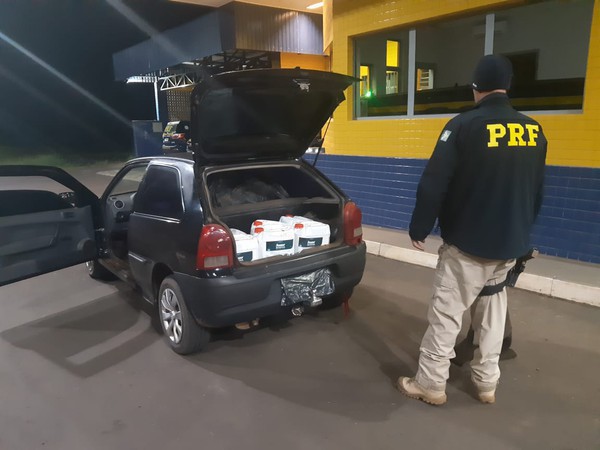 Capa PRF prende contrabandista e carga de herbicidas de uso proibido