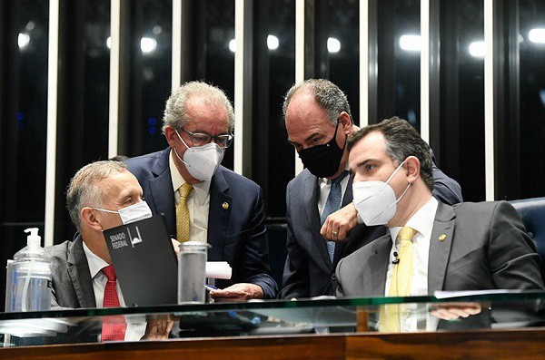 Capa Congresso avalia fatiamento da PEC dos Precatórios