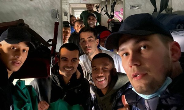 Capa Cerca de 40 brasileiros conseguem deixar a Ucrânia de trem