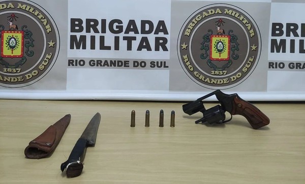 Capa Tenente Portela: BM prende homem ilegal de arma de fogo