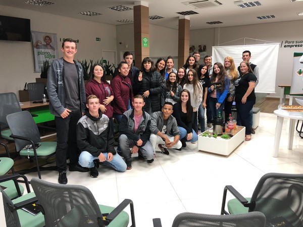 Capa Líder Jovem e Sicredi Mulher iniciam novas turmas em 2022