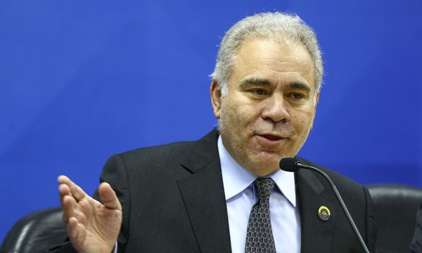 Capa Governo planeja flexibilizar regra sobre uso de máscara no trabalho