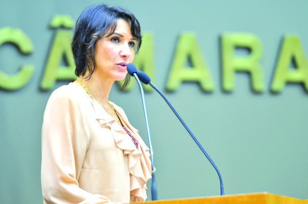 Capa Indignação me trouxe à política, diz Comandante Nádia