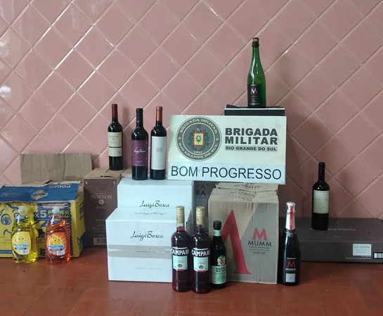 Capa BM prende homem por descaminho em Bom Progresso
