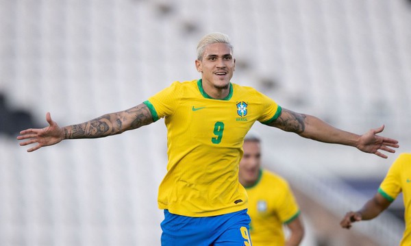 Capa Tite convoca seleção com novidades para últimos amistosos pré-Copa