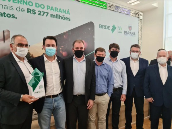 Capa Cresol e BRDE assinam contrato no valor de R$ 120 milhões