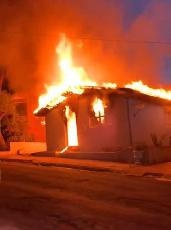 Capa Fogo consome residência em Rodeio Bonito
