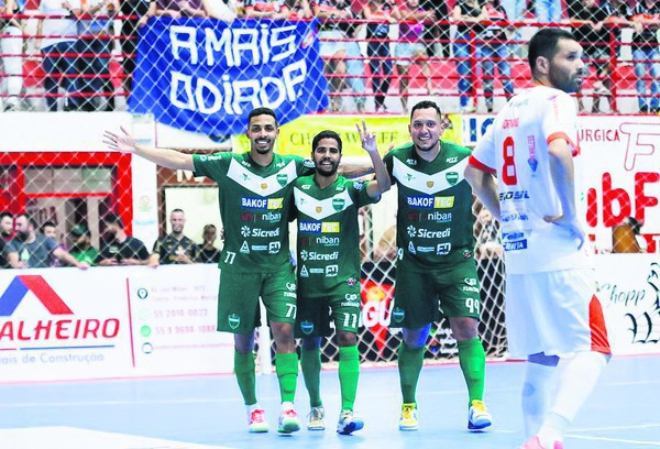 Capa Guarani vence AFUCS no Superclássico