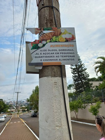 Capa FW: placas no caminhódromo são alvo de vandalismo