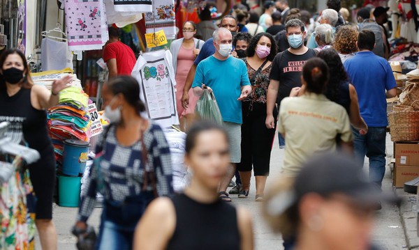 Capa Covid-19: Brasil tem menor média de mortes desde 24 de abril de 2020