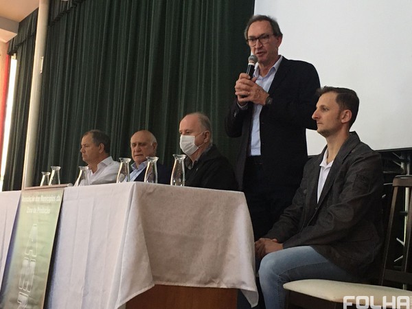 Capa Prefeitos participam de evento da Amzop