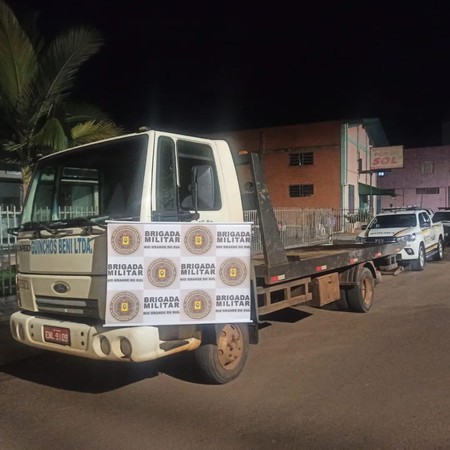 Capa 37°BPM prende dupla com caminhão roubado