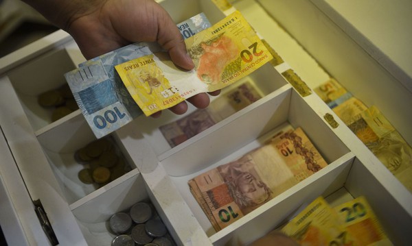 Capa Mercado financeiro reduz projeção da inflação de 6,7% para 6,61%