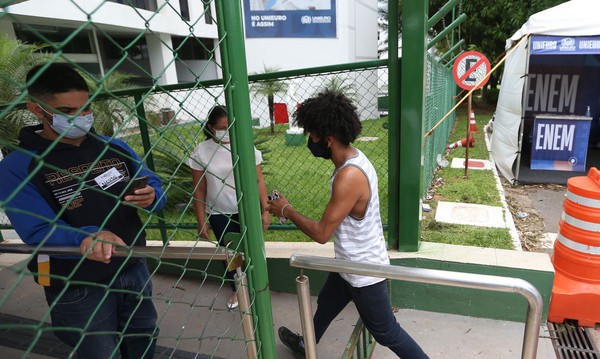 Capa Começa hoje a reaplicação do Enem 2021