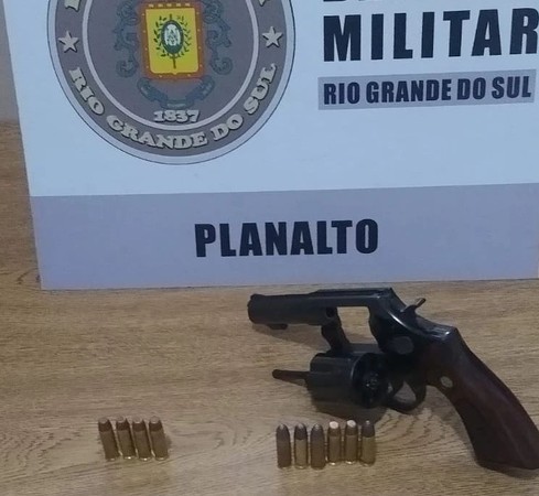 Capa Planalto: Homem é preso por porte ilegal de arma de fogo