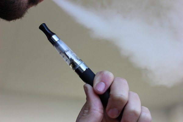 Capa Anvisa abre prazo para receber informações técnicas sobre cigarros eletrônicos