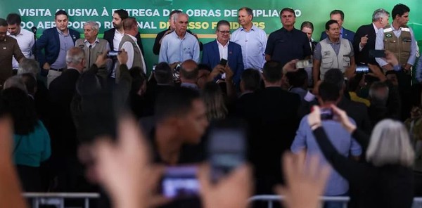 Capa Bolsonaro finaliza agenda no RS em Passo Fundo