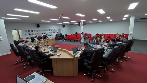 Capa Câmara de FW aprova projeto que estabelece piso salarial a Agentes de Saúde e de Combate a Endemias