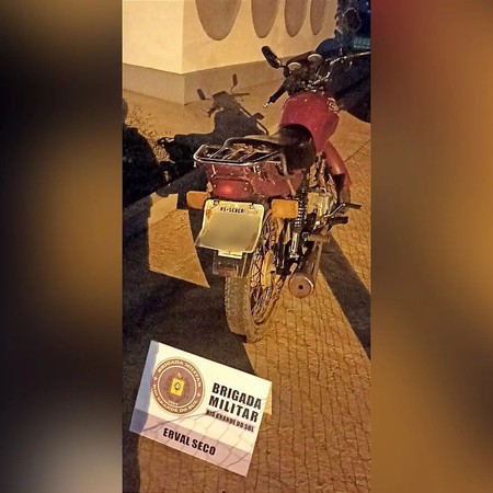 Capa Jovens são apreendidos em moto furtada em Erval Seco