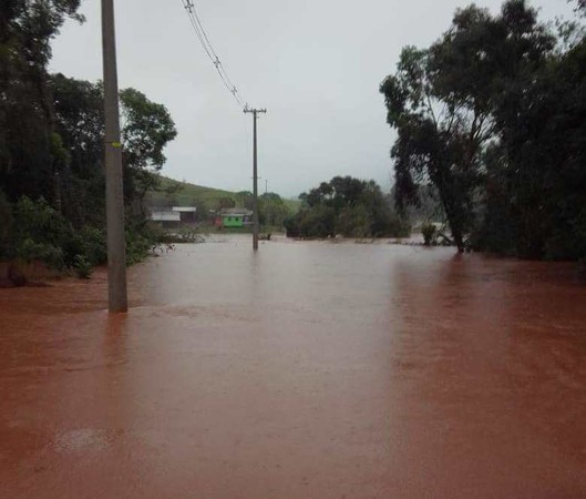 Capa Erval Seco: Fortes chuvas causam transtornos no interior