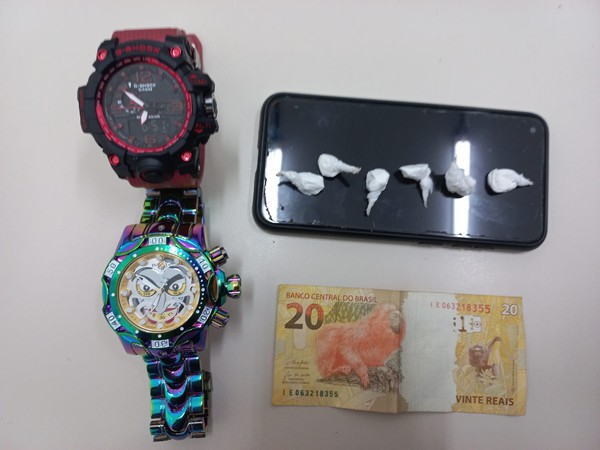 Capa 39° BPM prende indivíduo por tráfico de drogas