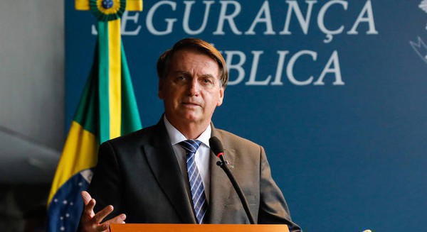 Capa Bolsonaro fala em 4ª onda, mas descarta fechar aeroportos