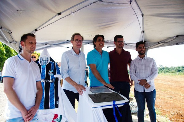 Capa FW: Administração inaugura calçamento no bairro Faguense