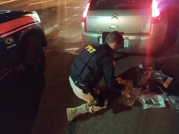Capa PRF prende casal de traficantes com cocaína em Frederico Westphalen