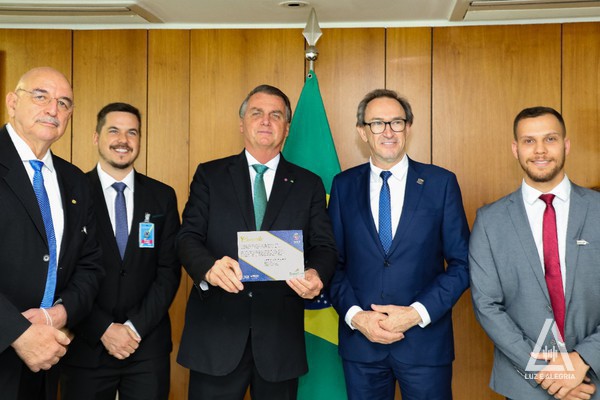 Capa “Bolsonaro pode ser o primeiro presidente a visitar a Expofred”, afirma Panosso