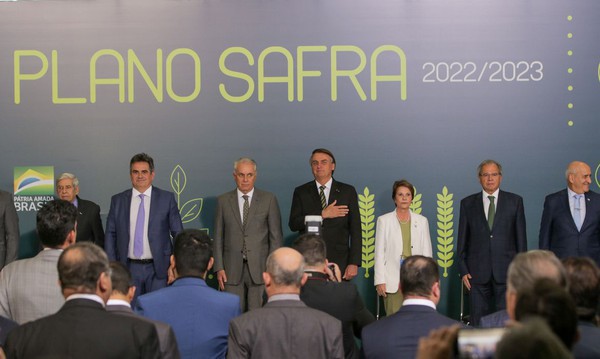 Capa Plano Safra 2022/2023 anuncia R$ 340,8 bilhões para a agropecuária