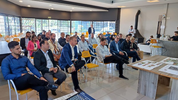 Capa Legislativo de FW marca presença na Expofred 2022