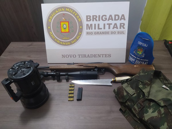 Capa BM prende homem por porte ilegal de arma de fogo em Novo Tiradentes