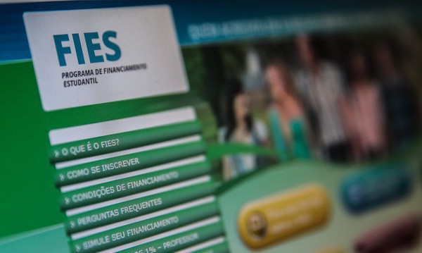 Capa Lei que permite renegociação de dívidas do Fies é sancionada
