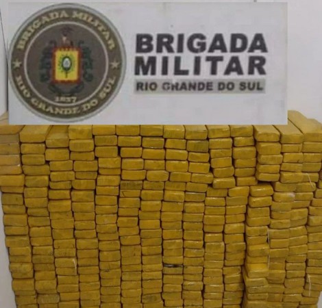 Capa BM apreende 296 quilos de maconha com casal em Tiradentes do Sul