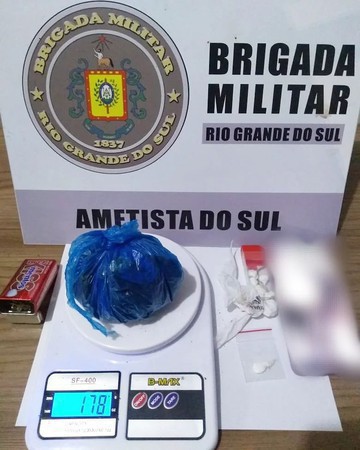 Capa Duas mulheres e um homem são presos em Ametista do Sul