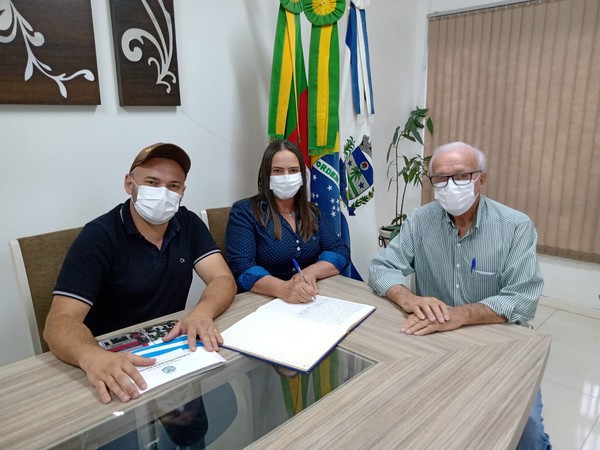Capa Palmitinho: presidente da Câmara assume prefeitura