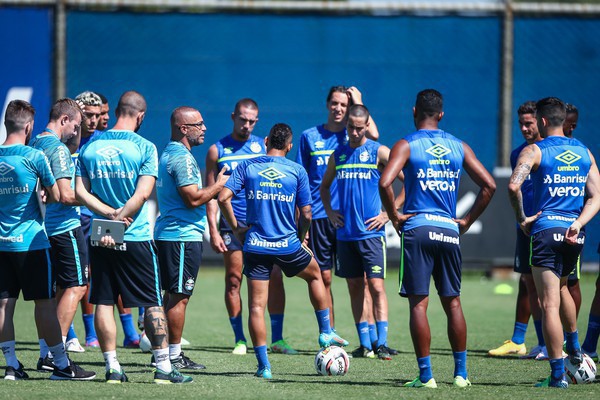 Capa Grêmio chega no final da tarde em FW