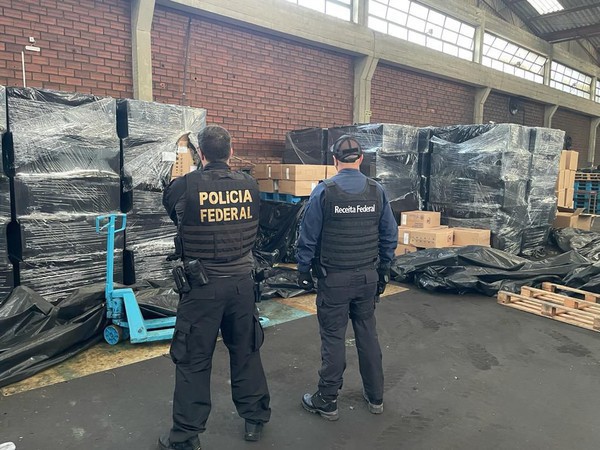 Capa Receita Federal e PF deflagram Operação Tavares